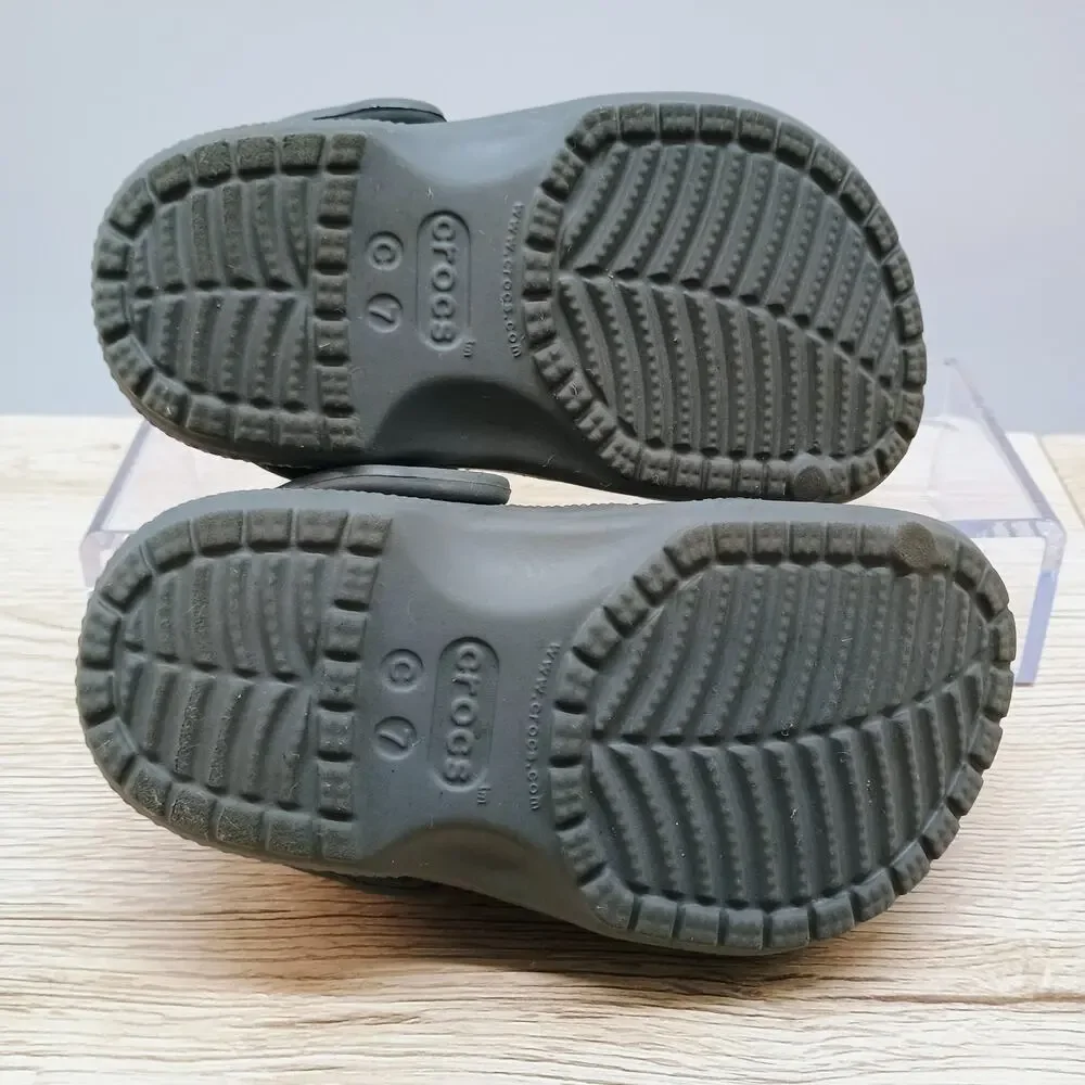 Crocs Unisex Kids 7 Classic Clogs Space Alien Astronaut Dark Gray Sandals